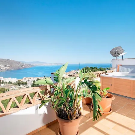 Вилла Lovely With Jacuzzi And Heated Pool