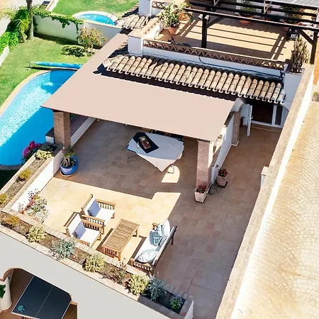 Lovely With Jacuzzi And Heated Pool Вилла *